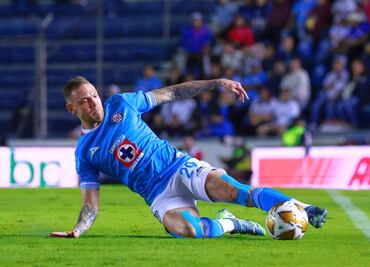 Ricardo La Volpe critica al defensa de Cruz Azul, Rotondi; no le enseñaron a marcar