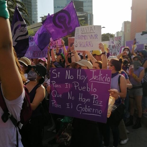 Marcha 8M: Las fotos, los mensajes y las mujeres que luchan por justicia