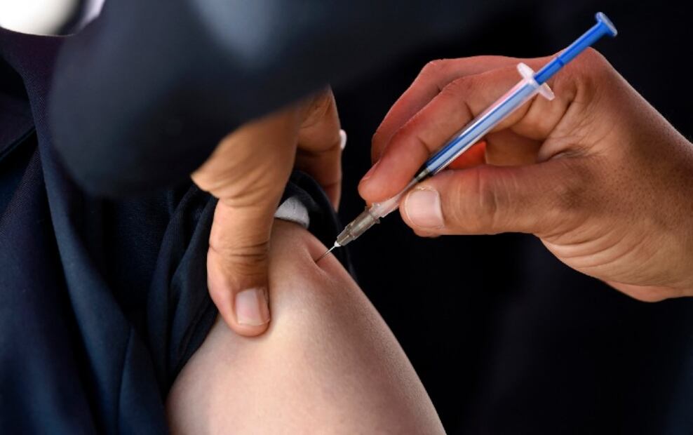 Europa aprueba vacunar con fármaco de Pfizer a niños de 12 a 15 años