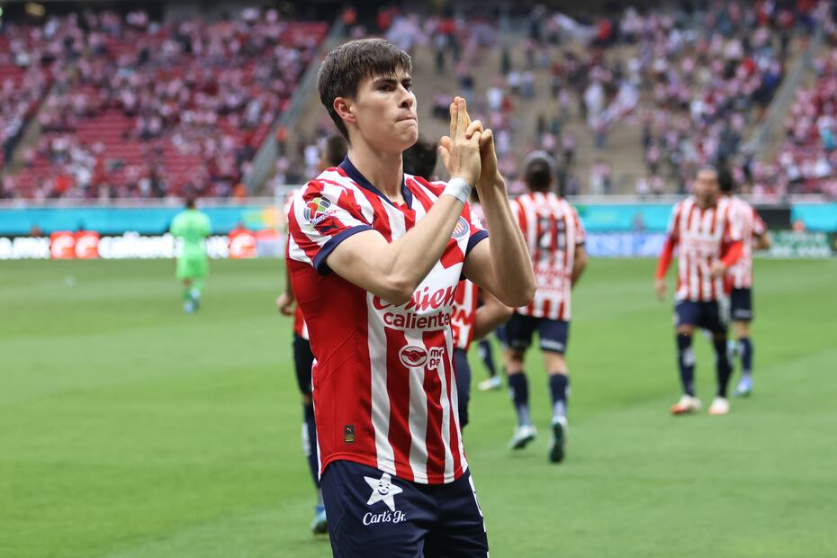 Armando González suma tres goles en el Apertura 2024 y será titular con Chivas ante América. Foto: Imago7