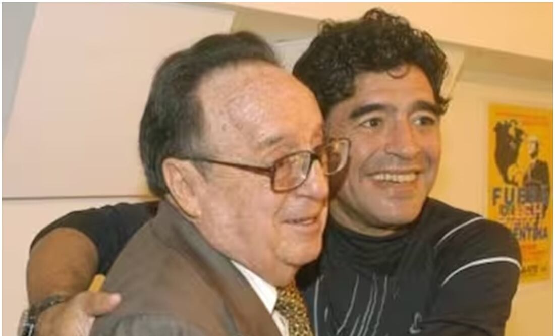 Roberto Gómez Bolaños y Diego Armando Maradona / FOTO: Captura