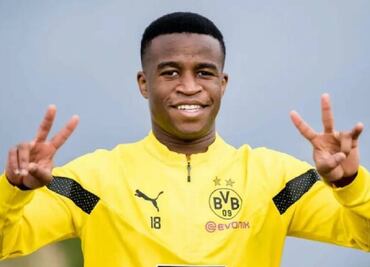 Youssoufa Moukoko está en el centro de la polémica por acusaciones de falsificación de edad