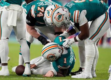 NFL presenta siete cascos nuevos para reducir el número de conmociones cerebrales
