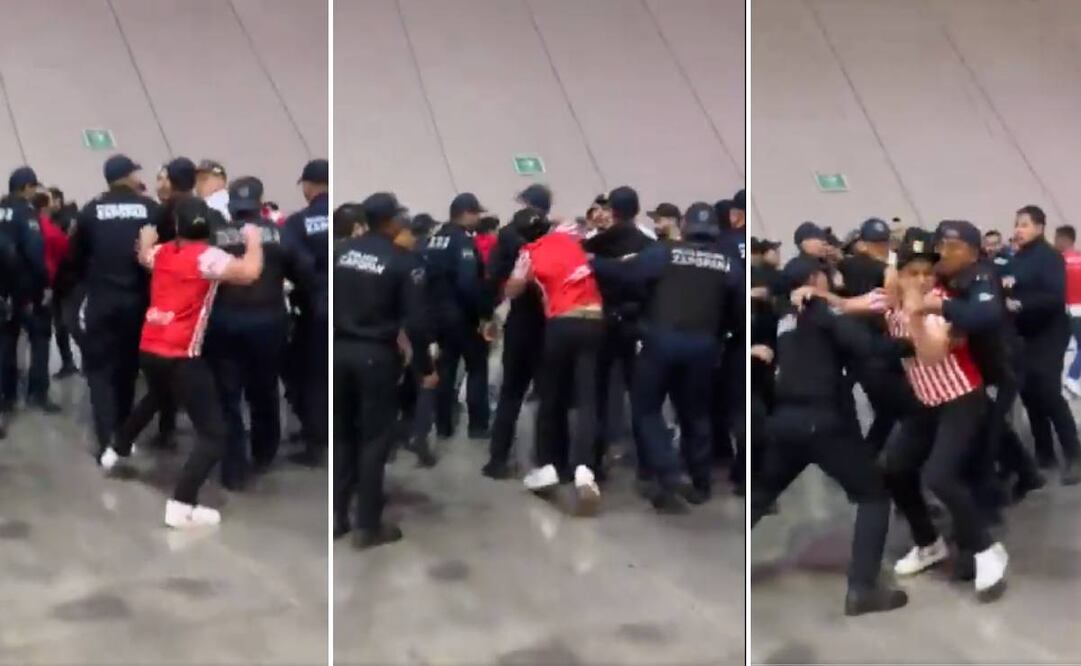 El aficionado de las Chivas golpeó por la espalda al policía y emprendió la huida. Foto: Especial