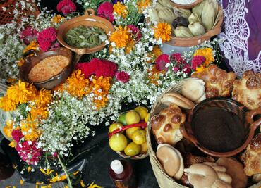 10 platillos típicos para deleitar a muertos... ¡y vivos!