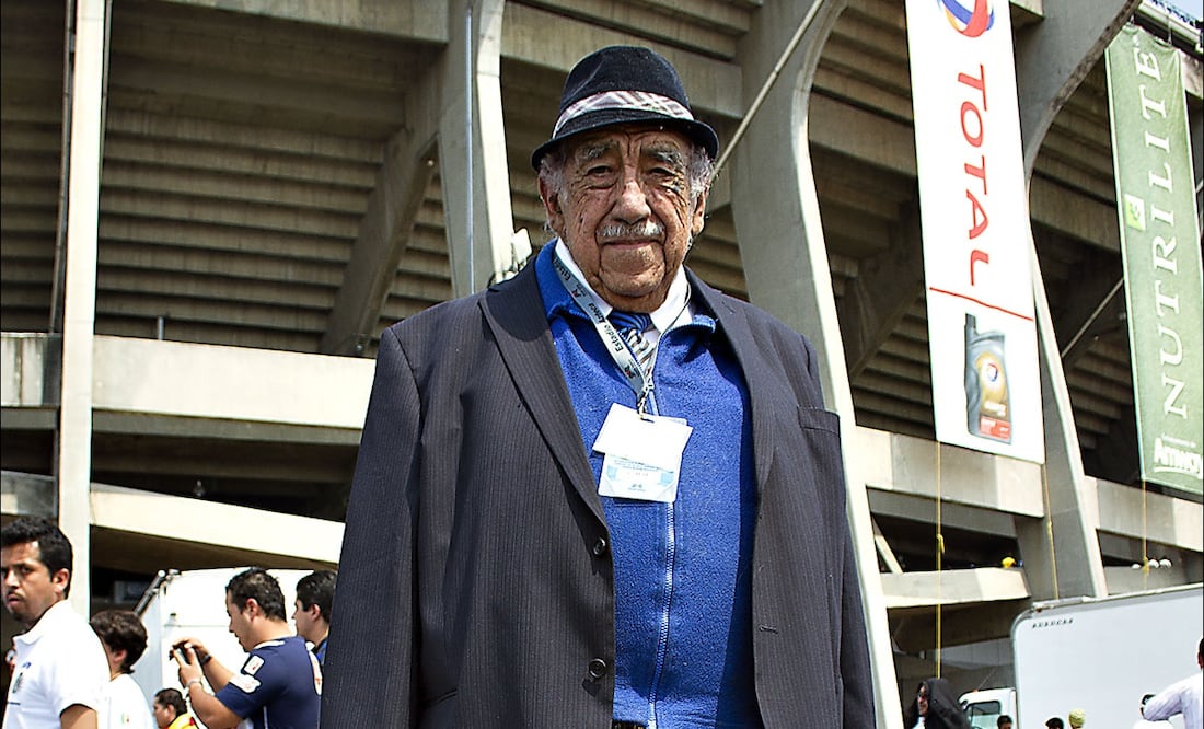 Don Melquiades Sánchez Orozco se convirtió en un personaje inseparable del Estadio Azteca. FOTO: Imago7