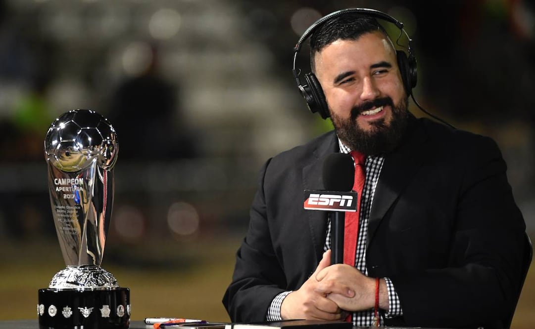 Álvaro Morales no tiene segura su continuidad en ESPN tras el recorte que hubo en la televisora. Foto: Imago7