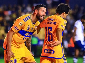 Gignac reveló que Diego Lainez le ha gritado varias veces y no se achica para contestarle