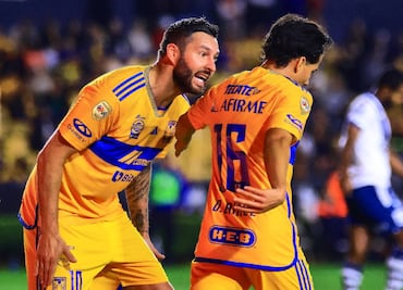 Gignac reveló que Diego Lainez le ha gritado varias veces y no se achica para contestarle