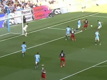 Raúl Alonso Jiménez sigue en plan grande con el Fulham, pone una gran asistencia para gol