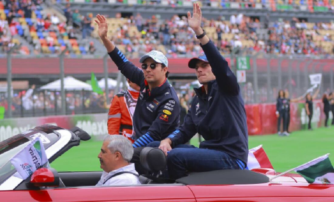 Checo Pérez seguirá siendo coequipero de Max Verstappen para 2025 con Red Bull en la Fórmula 1. Foto: Imago7