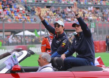 Checo Pérez se queda en Red Bull Racing para 2025 ¡Adiós a los rumores de su salida de Fórmula 1!