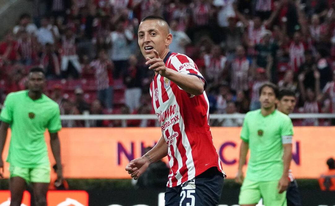 El Piojo Alvarado tiene contrato hasta el 2025. Foto: Imago7.