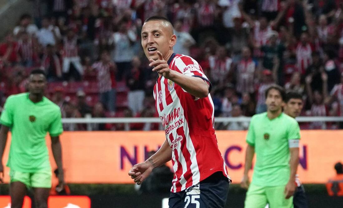 El Piojo Alvarado tiene contrato hasta el 2025. Foto: Imago7.