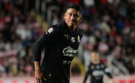 Luis Romo le pone el pecho a las balas tras la derrota de Chivas; orgulloso de portar este escudo