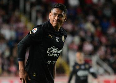 Luis Romo le pone el pecho a las balas tras la derrota de Chivas; orgulloso de portar este escudo