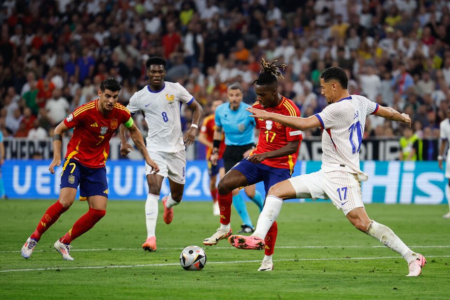 España y Francia durante la Semifinal de la Eurocopa - Foto: EFE