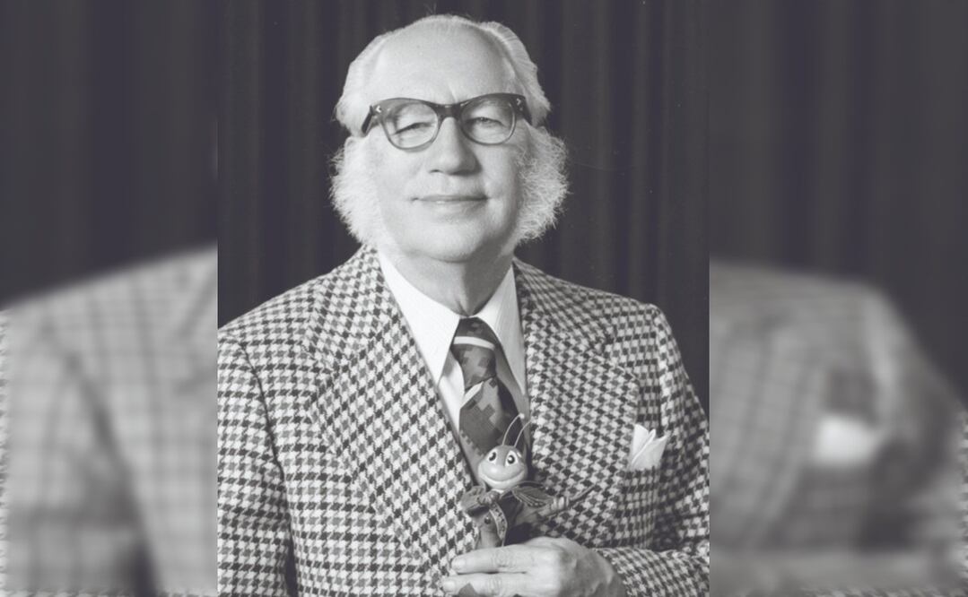 Francisco Gabilondo Soler "Cri-Cri" en el piano. Foto del Archivo de El Universal