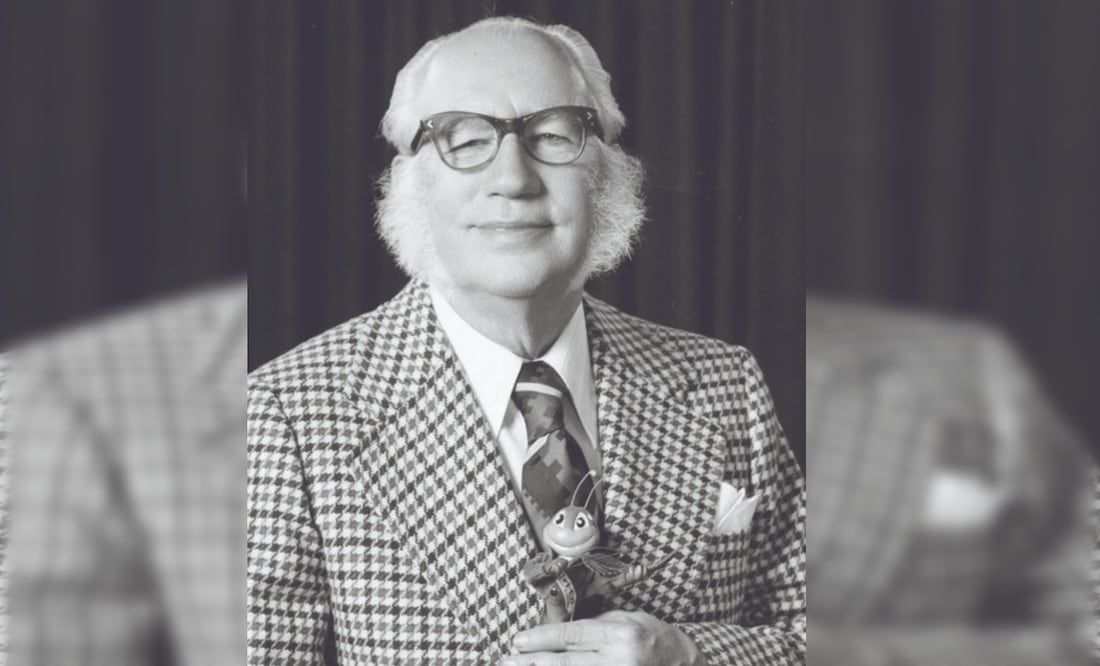 Francisco Gabilondo Soler "Cri-Cri" en el piano. Foto del Archivo de El Universal