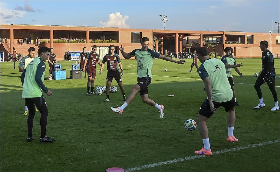 Jugadores de la Selección Mexicana, durante un entrenamiento. FOTO: Imago7