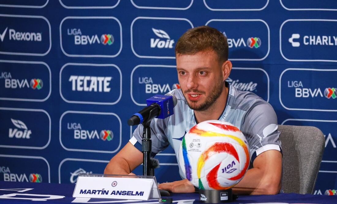 Martín Anselmi en conferencia de prensa FOTO: IMAGO7