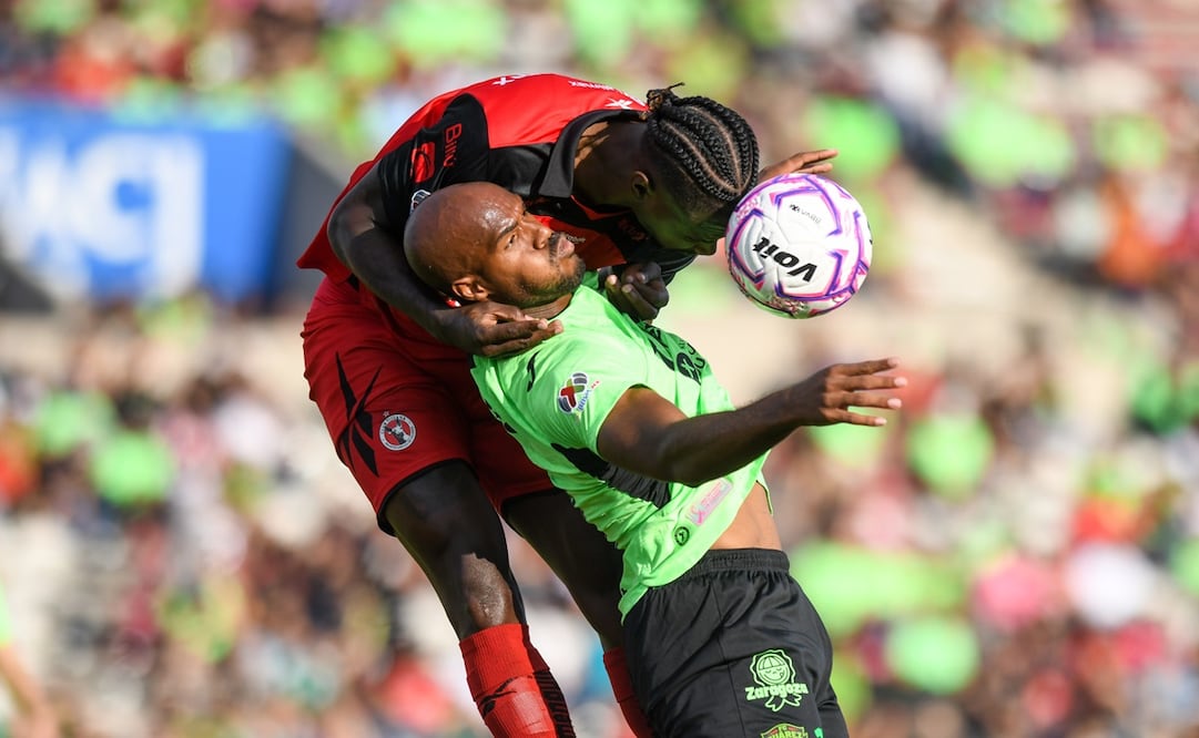 Jackson Porozo y Oscar Estupiñan con Tijuana y Juárez, respectivamente, durante la fase regular del torneo Apertura 2026 - Foto: Imago7