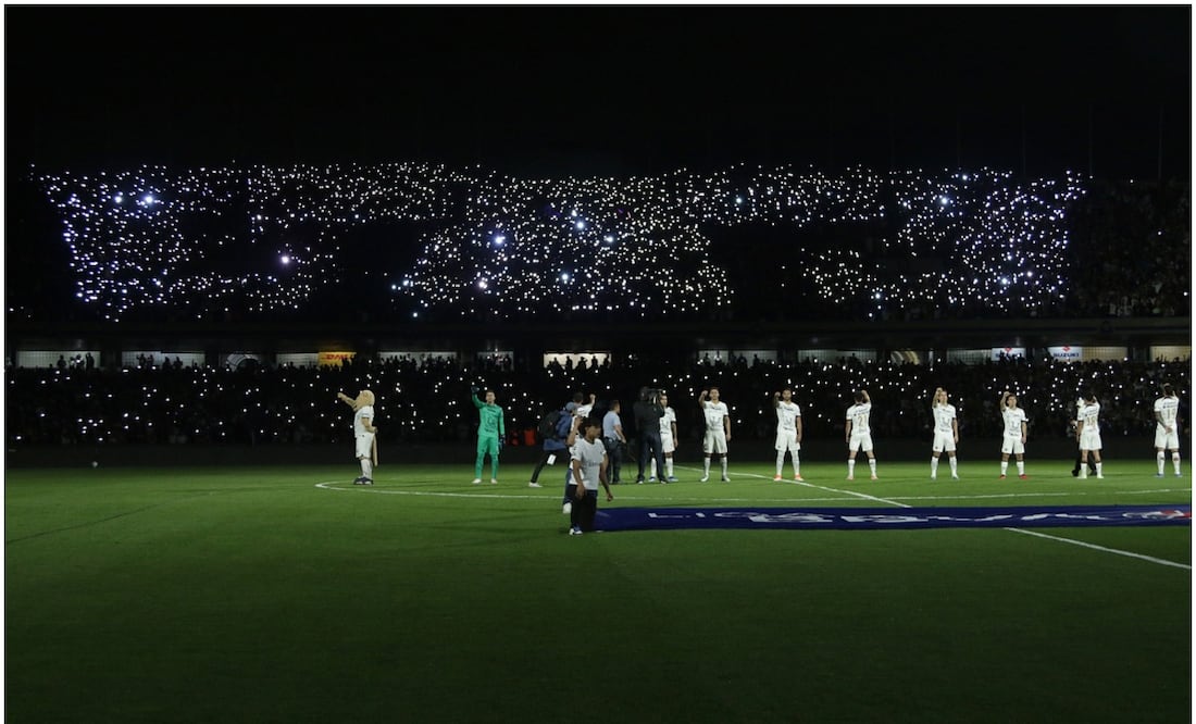La Rebel se lució previo al partido entre Pumas y Chivas - Carlos Mejía