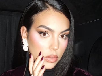 Tres ideas de manicura originales de Georgina Rodríguez ideales para despedir 2023