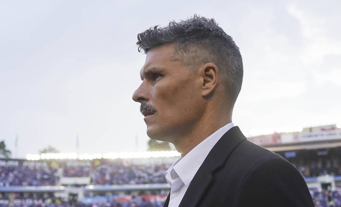 Tano agradeció a sus pupilos y se despidió. Foto: Imago7.