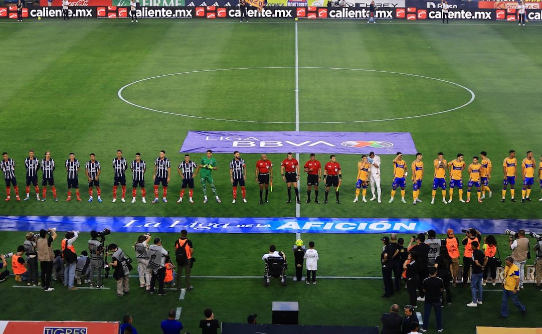 Un jugador extranjero que juega para Tigres o Monterrey tiene una deuda millonaria con una tienda de diseñador. Foto: Imago7