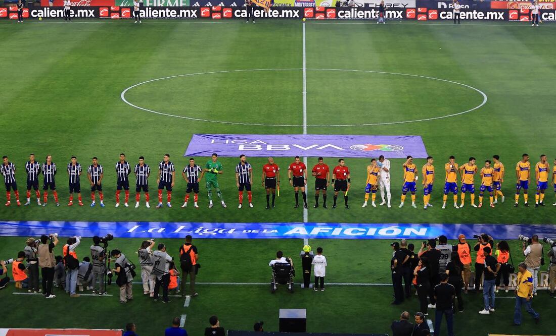 Un jugador extranjero que juega para Tigres o Monterrey tiene una deuda millonaria con una tienda de diseñador. Foto: Imago7