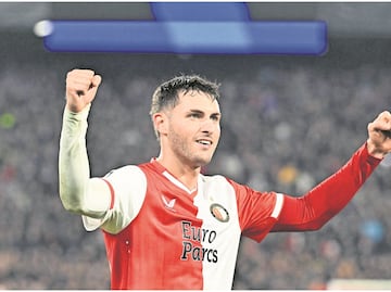 ¡Orgullo mexicano! Santiago Giménez nombrado Hombre del Año en Eredivisie