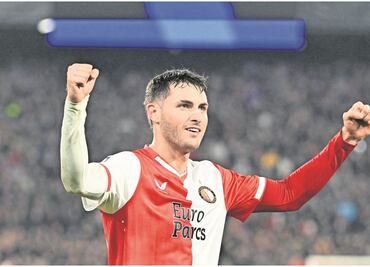 ¡Orgullo mexicano! Santiago Giménez nombrado Hombre del Año en Eredivisie