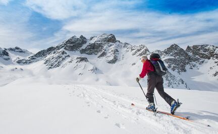 Esquiador de 72 años muere al chocar contra un snowboarder en Colorado
