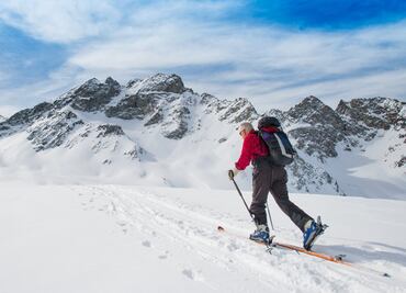 Esquiador de 72 años muere al chocar contra un snowboarder en Colorado