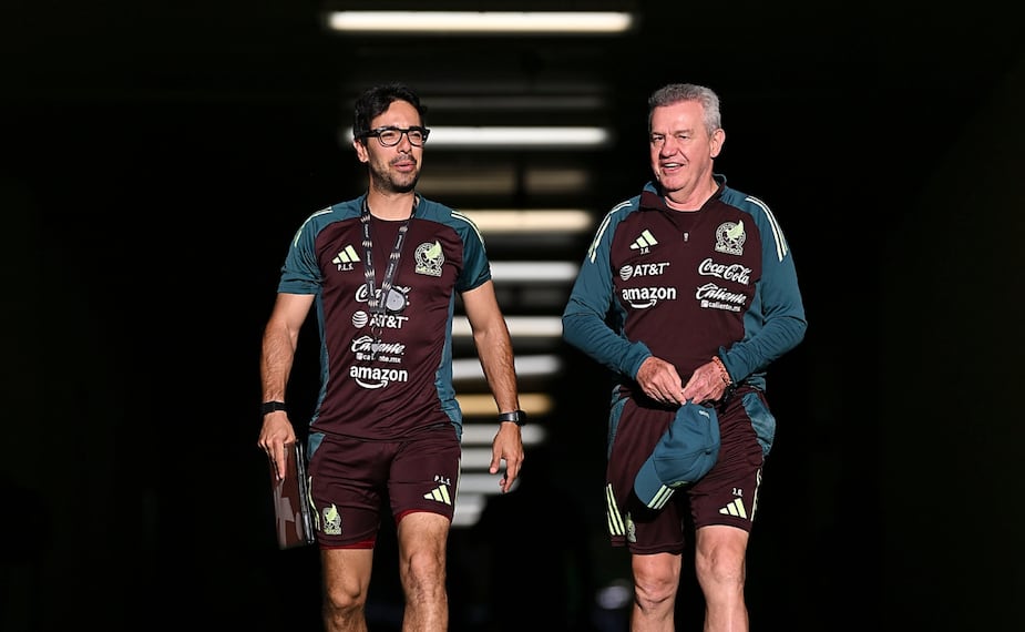 Pol Lorente y Javier Aguirre en su estancia con la Selección Mexicana / Foto: Imago7