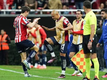 Carlos Salcido ve muchas similitudes de la Hormiga González con el Chicharito Hernández de 2010
