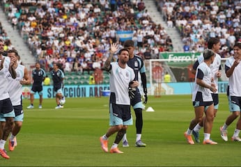 Argentina y Lionel Messi desatan la locura en Elche con un entrenamiento ante 20 mil espectadores