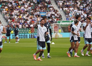 Argentina y Lionel Messi desatan la locura en Elche con un entrenamiento ante 20 mil espectadores