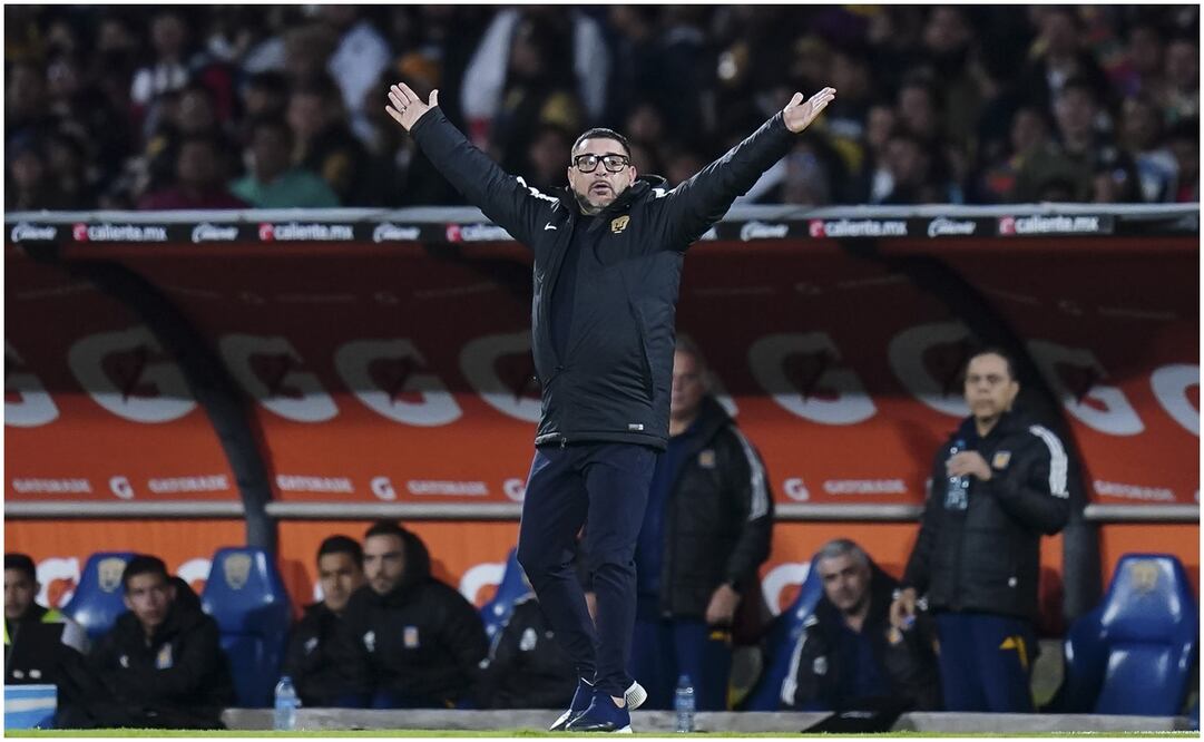 Antonio Mohamed con Pumas ante Tigres en CU / FOTO: Imago7