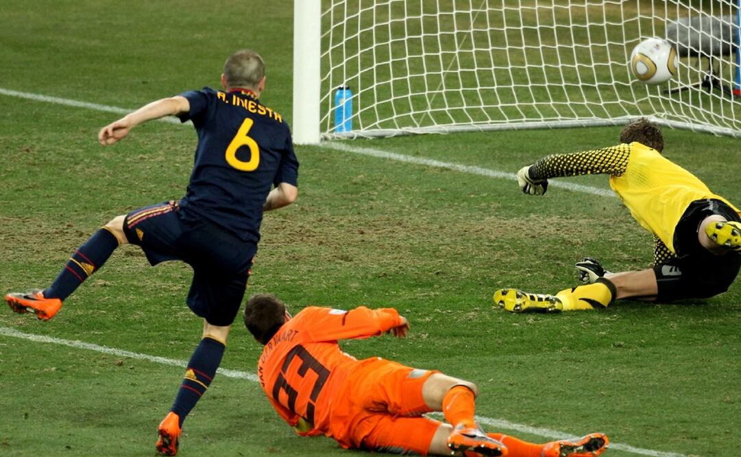 Andrés Iniesta fue uno de los futbolistas que utilizó el calzado especial de Nike en Sudáfrica 2010 | FOTO: Especial