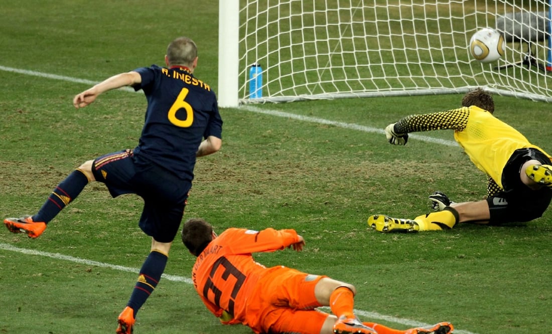 Andrés Iniesta fue uno de los futbolistas que utilizó el calzado especial de Nike en Sudáfrica 2010 | FOTO: Especial