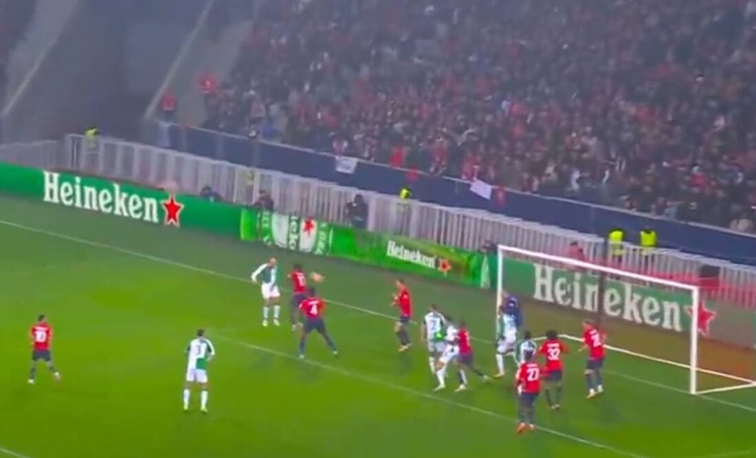 El delantero mexicano acortó distancias en el primer tiempo. Foto: Especial.