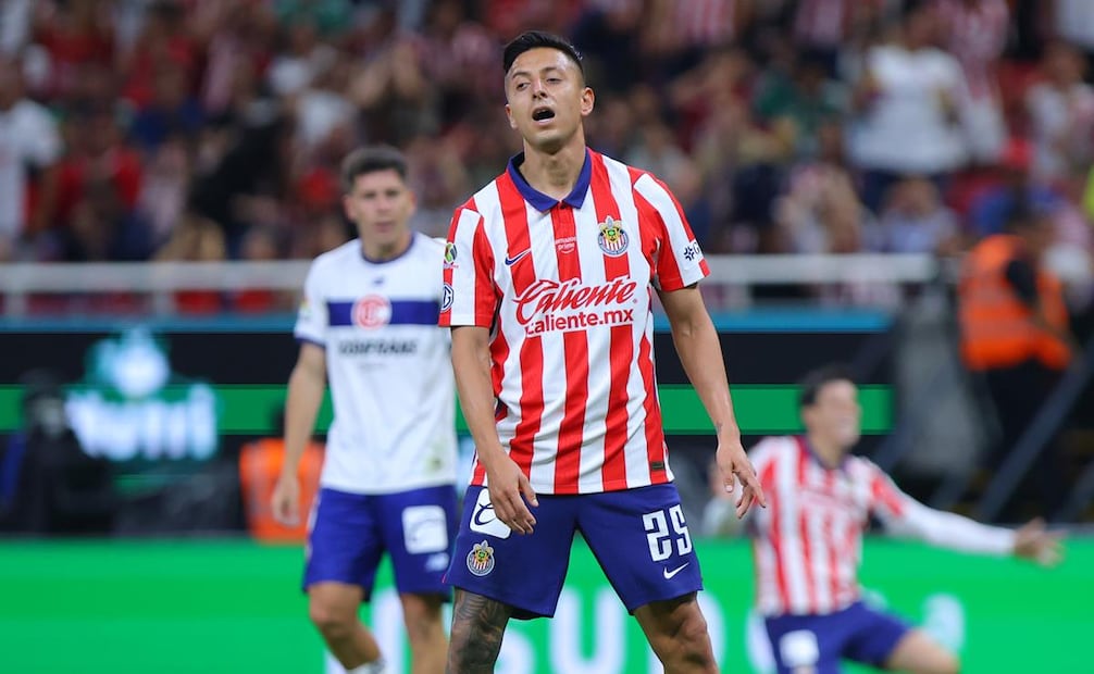Chivas cayó ante Toluca en la J1 del Apertura 2026 / Foto: Imago7