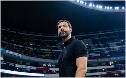 Gustavo Leal, DT del Atlético de San Luis, explota contra el arbitraje en el partido ante América