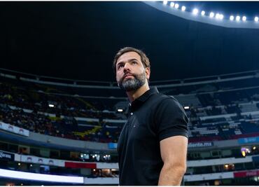 Gustavo Leal, DT del Atlético de San Luis, explota contra el arbitraje en el partido ante América