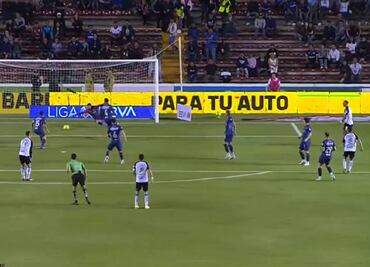 Pablo Barrera sorprendió a Cruz Azul con un gol de vestidor