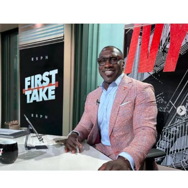 Shannon Sharpe, exjugador de la NFL y ahora comentarista de ESPN, enfrenta una demanda por violación. Foto: Especial