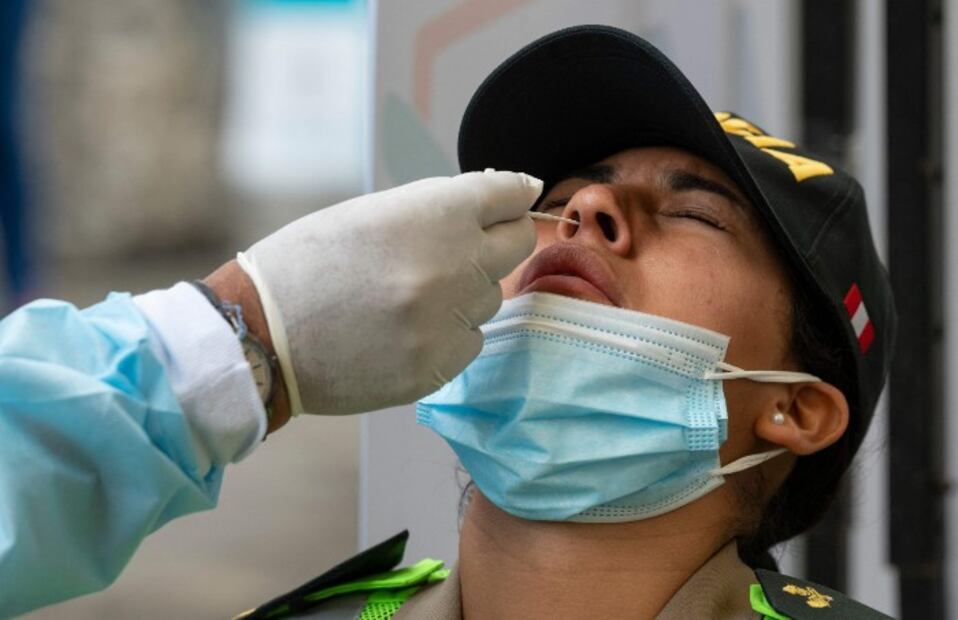 ¿Cuándo deja de ser contagiosa una persona con variante ómicron de Covid? 
