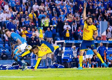 Afición de Cruz Azul festejó la lesión de Rodolfo Rotondi y que no jugará ante el América
